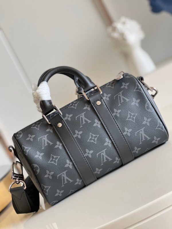 Louis Vuitton Keepall 25