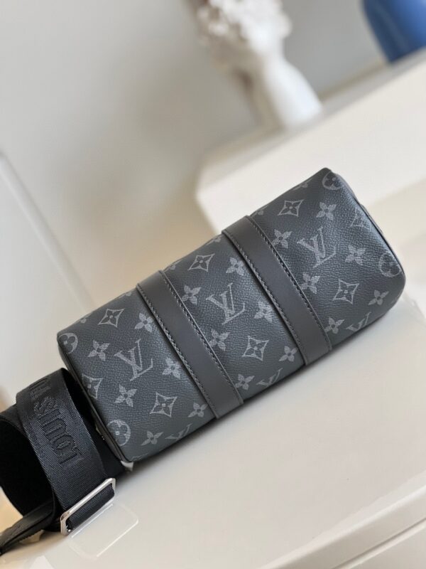 Louis Vuitton Keepall 25