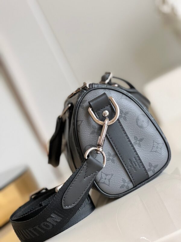Louis Vuitton Keepall 25