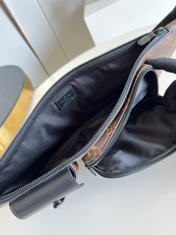 Louis Vuitton Christopher Bum