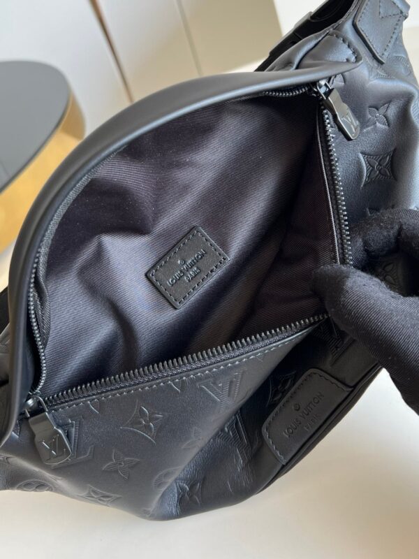 Louis Vuitton Discovery Bum