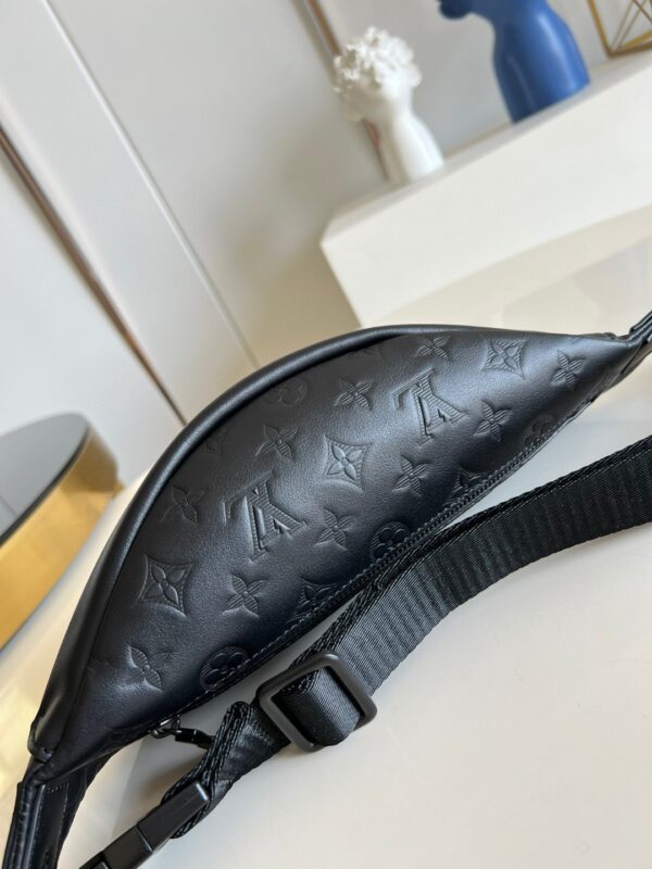 Louis Vuitton Discovery Bum