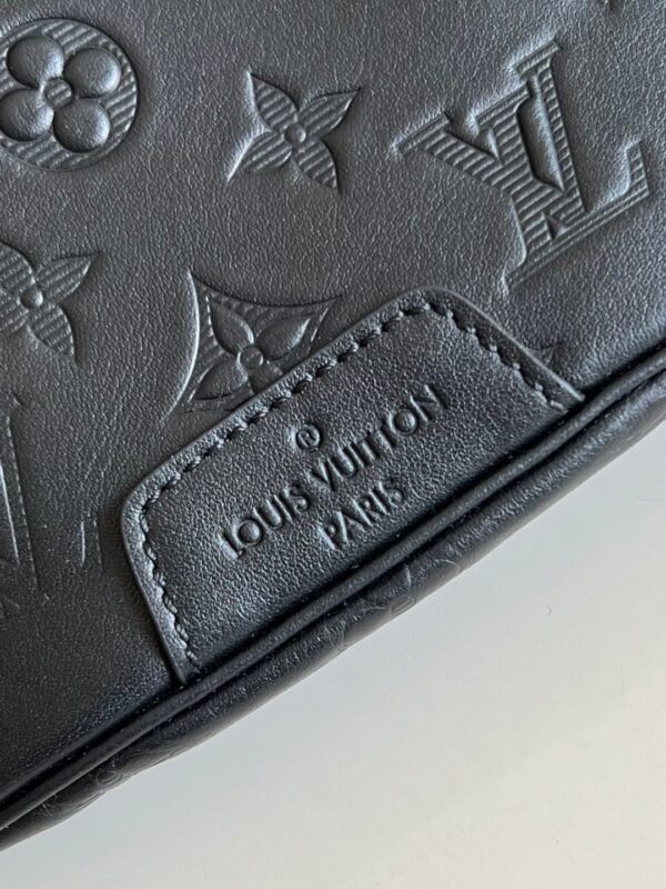 Louis Vuitton Discovery Bum