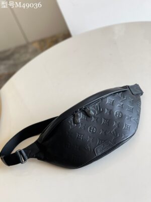 Louis Vuitton Discovery Bum