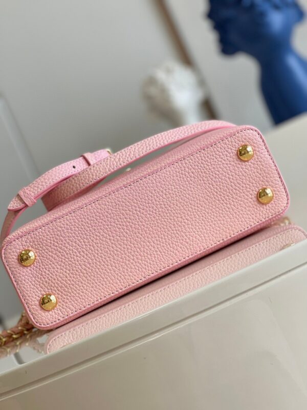 Louis Vuitton Capucines BB
