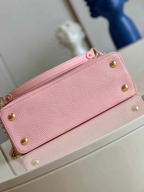 Louis Vuitton Capucines MM