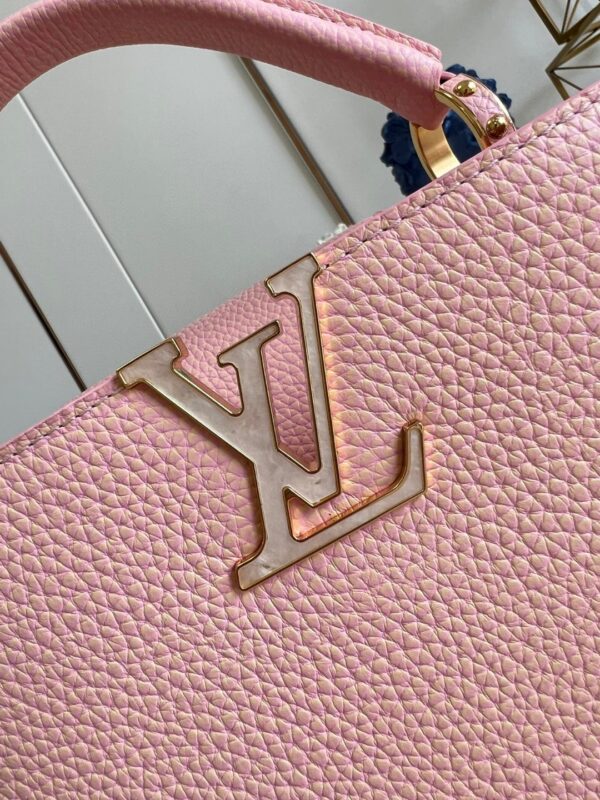 Louis Vuitton Capucines MM