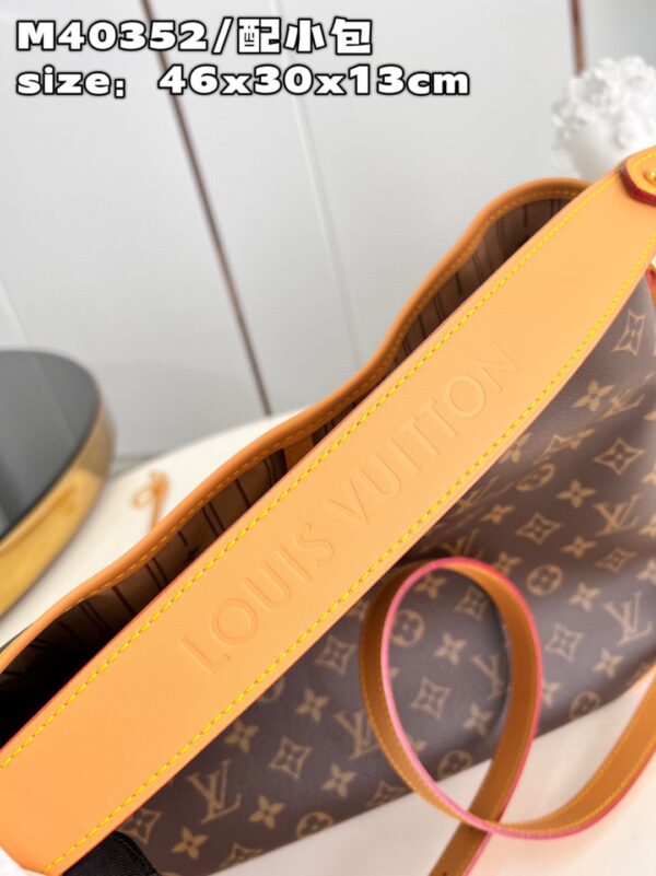 Louis Vuitton Graceful PM Shoulder