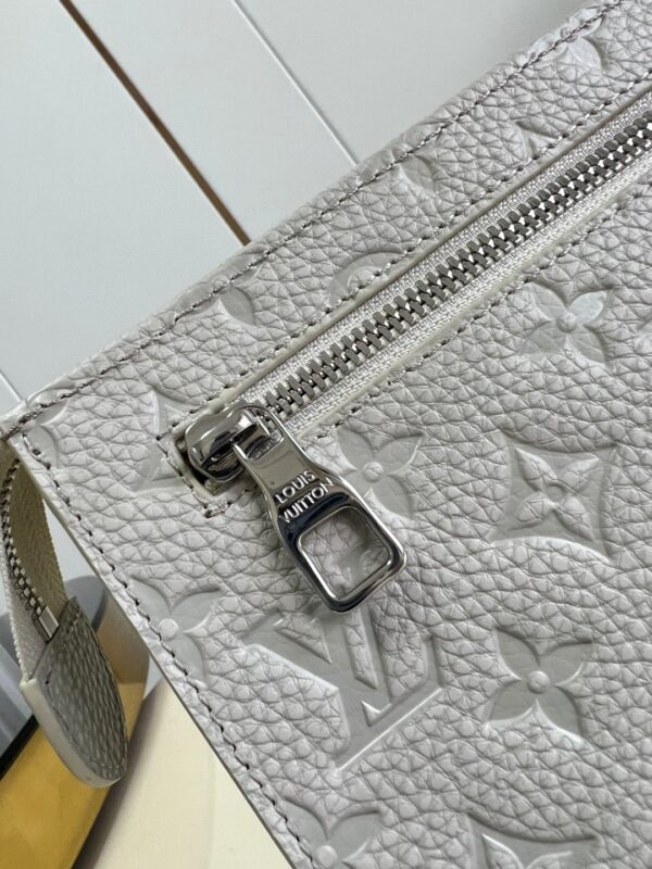 Louis Vuitton Pochette Voyage