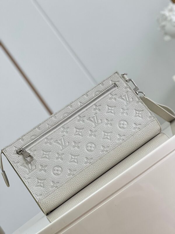 Louis Vuitton Pochette Voyage