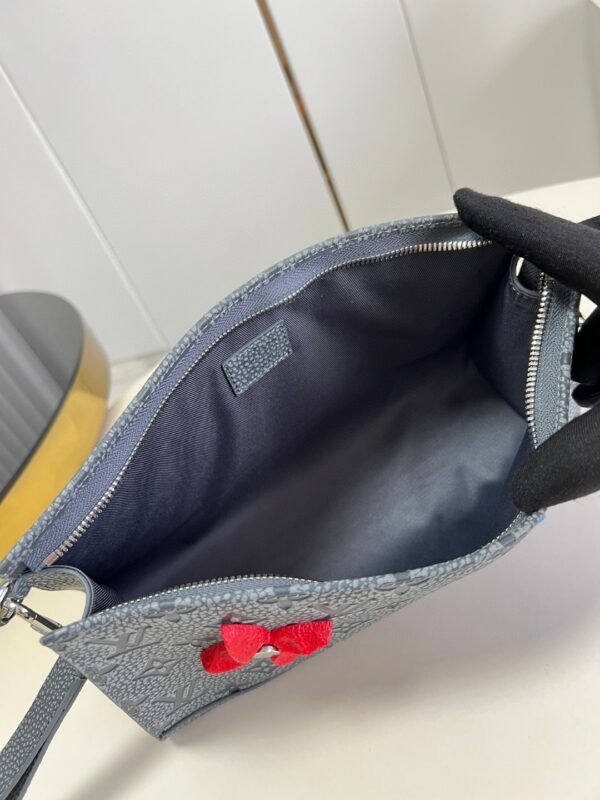 Louis Vuitton Pochette Voyage