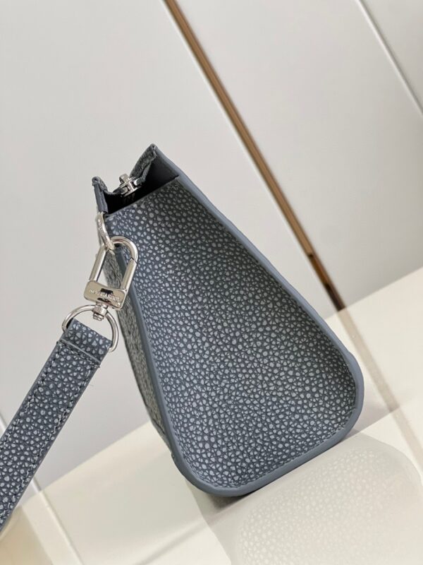 Louis Vuitton Pochette Voyage