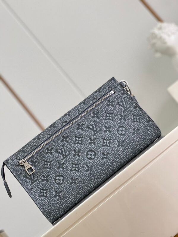Louis Vuitton Pochette Voyage