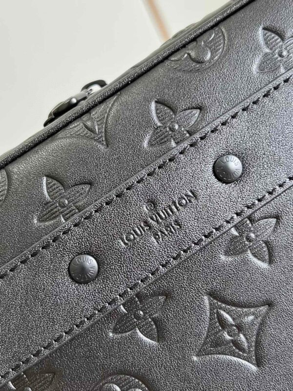 Louis Vuitton Trousse Toilette