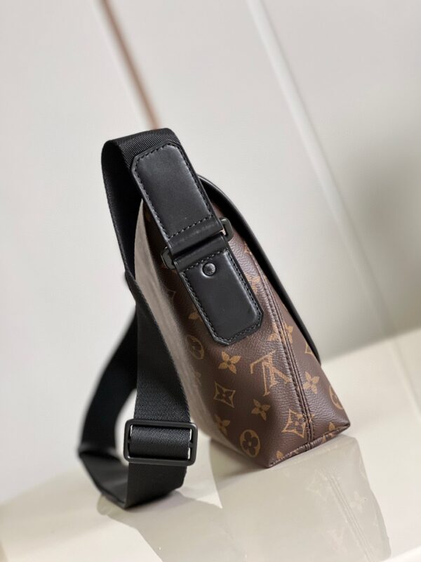 Louis Vuitton Magnetic Messenger