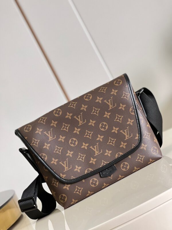 Louis Vuitton Magnetic Messenger