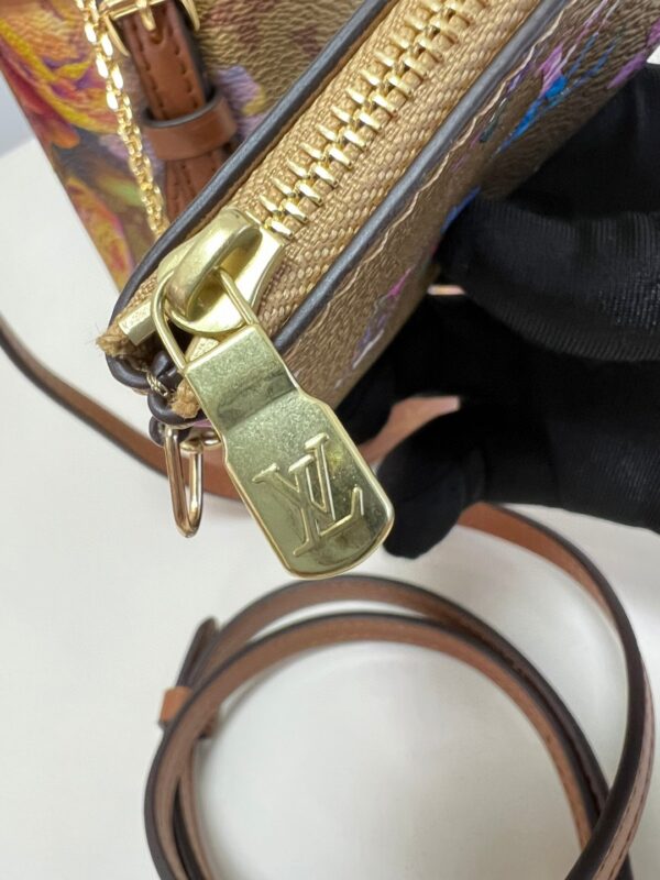 LOUIS VUITTON Nano Bucket