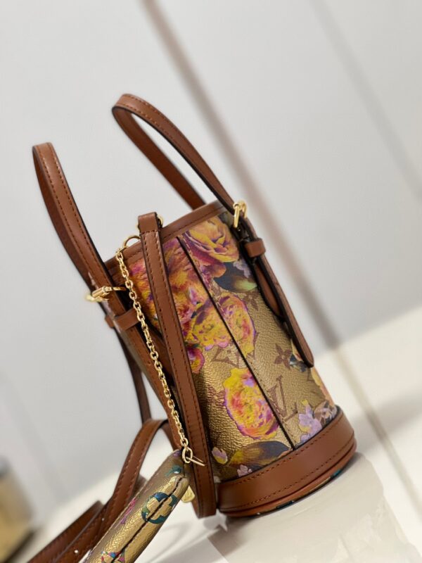LOUIS VUITTON Nano Bucket