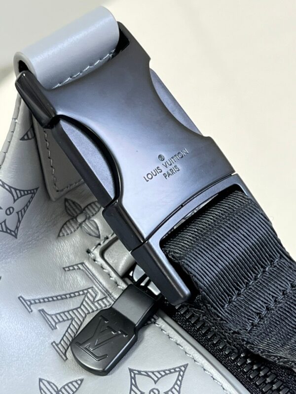 Louis Vuitton Discovery Bum