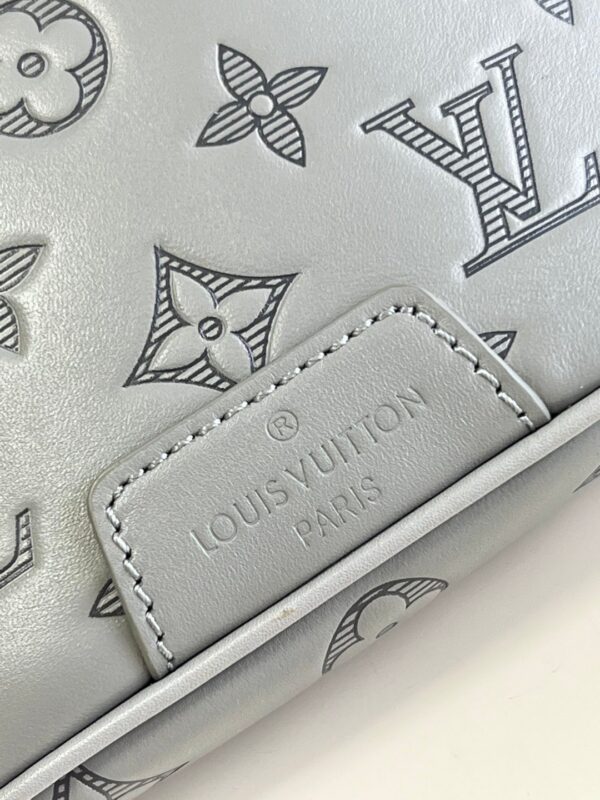 Louis Vuitton Discovery Bum