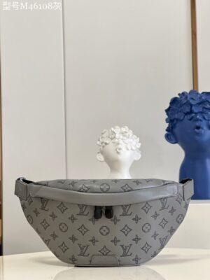 Louis Vuitton Discovery Bum
