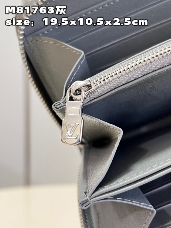 Louis Vuitton Zippy Wallet
