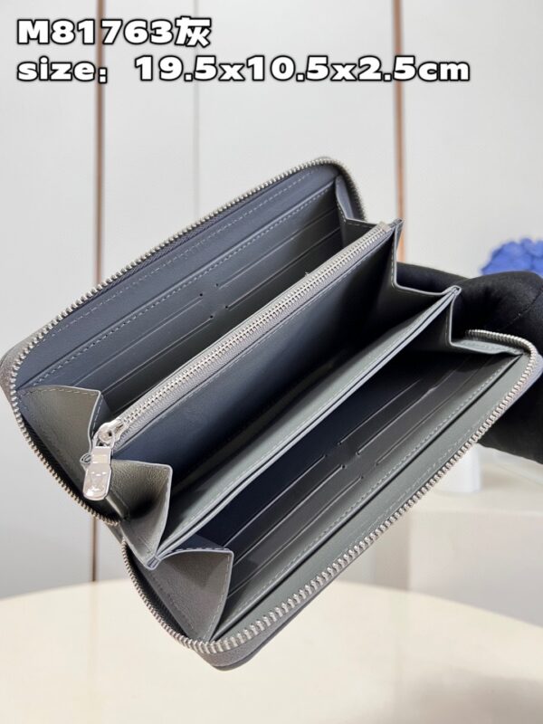 Louis Vuitton Zippy Wallet