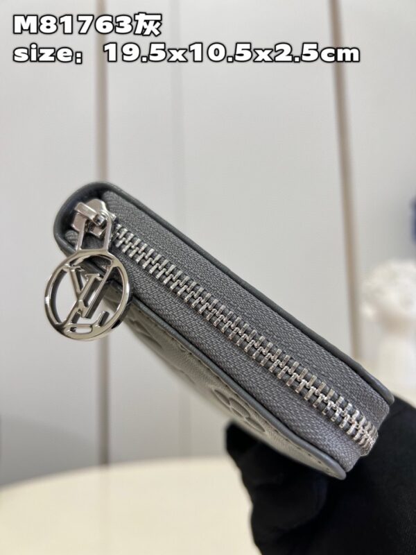 Louis Vuitton Zippy Wallet