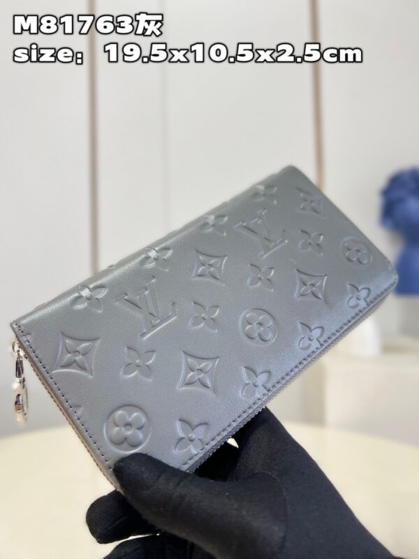 Louis Vuitton Zippy Wallet