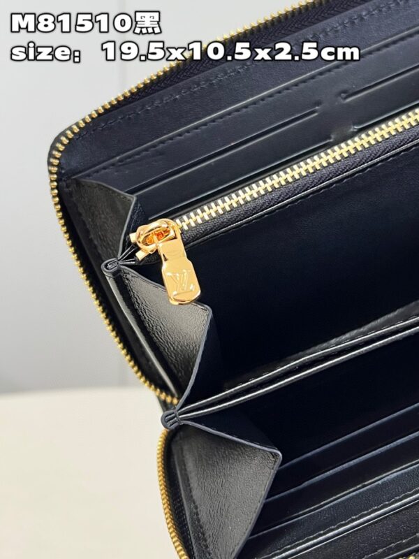 Louis Vuitton Zippy Wallet