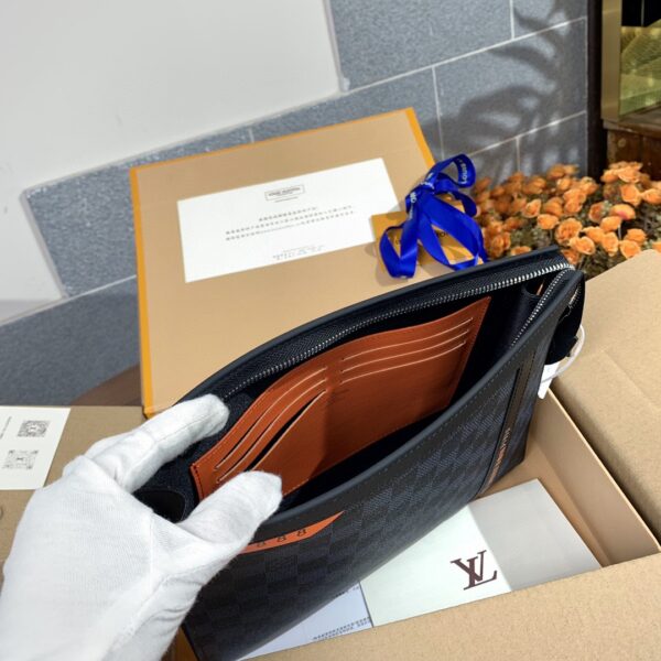 Louis Vuitton Zippy Long Wallet