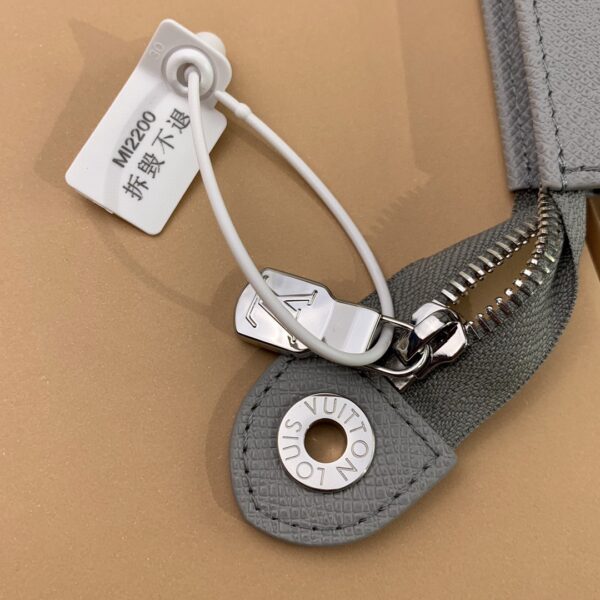Louis Vuitton Monogram Unisex Street Style