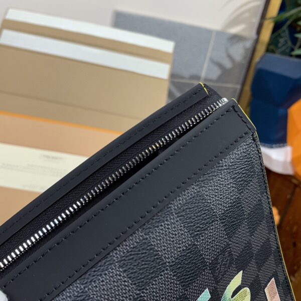 Louis Vuitton Zippy Wallet