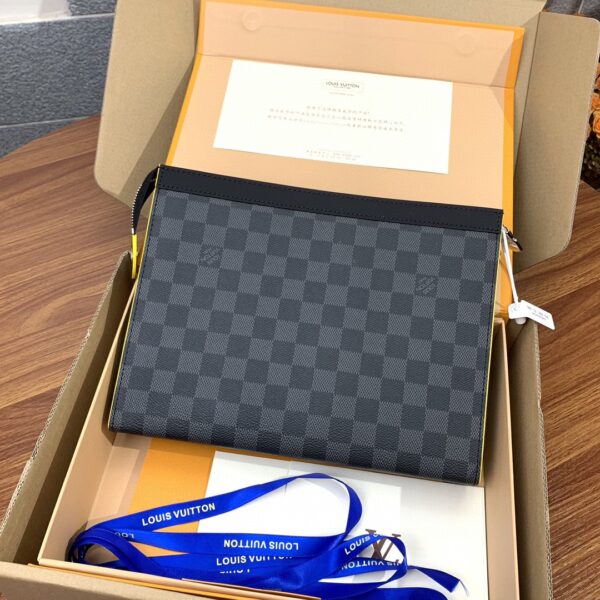 Louis Vuitton Zippy Wallet