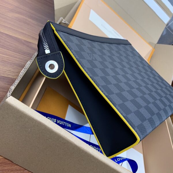 Louis Vuitton Zippy Wallet