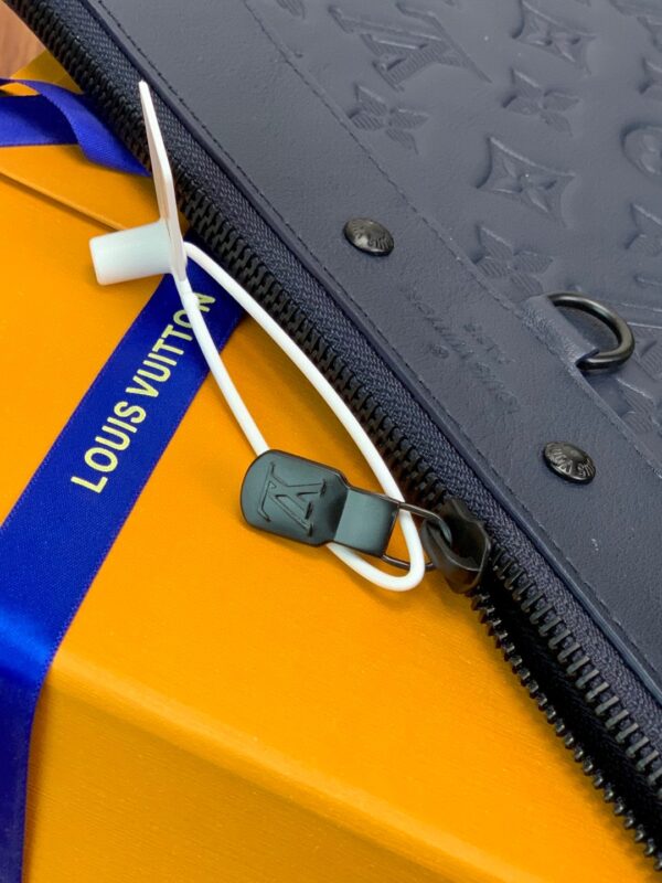 Louis Vuitton DISCOVERY POCHETTE