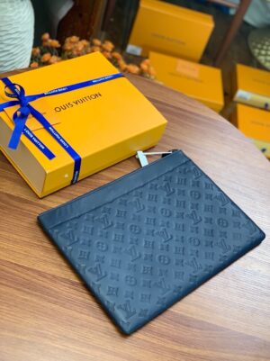 Louis Vuitton DISCOVERY POCHETTE