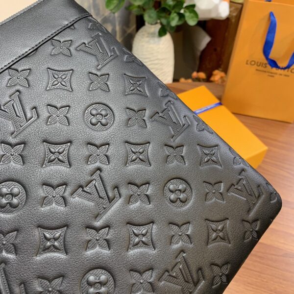Louis Vuitton DISCOVERY POCHETTE