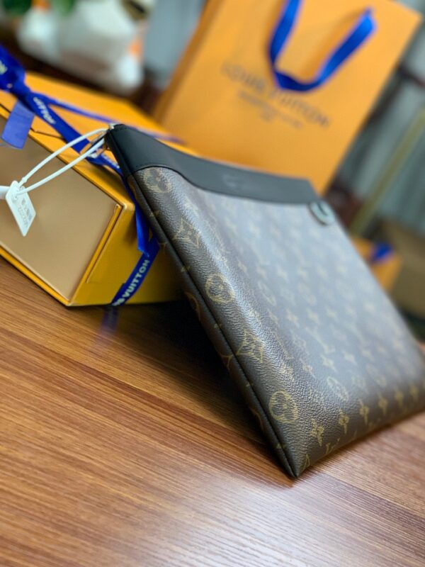 Louis Vuitton DISCOVERY POCHETTE