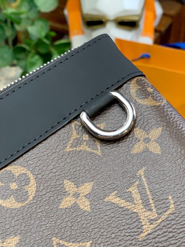 Louis Vuitton DISCOVERY POCHETTE
