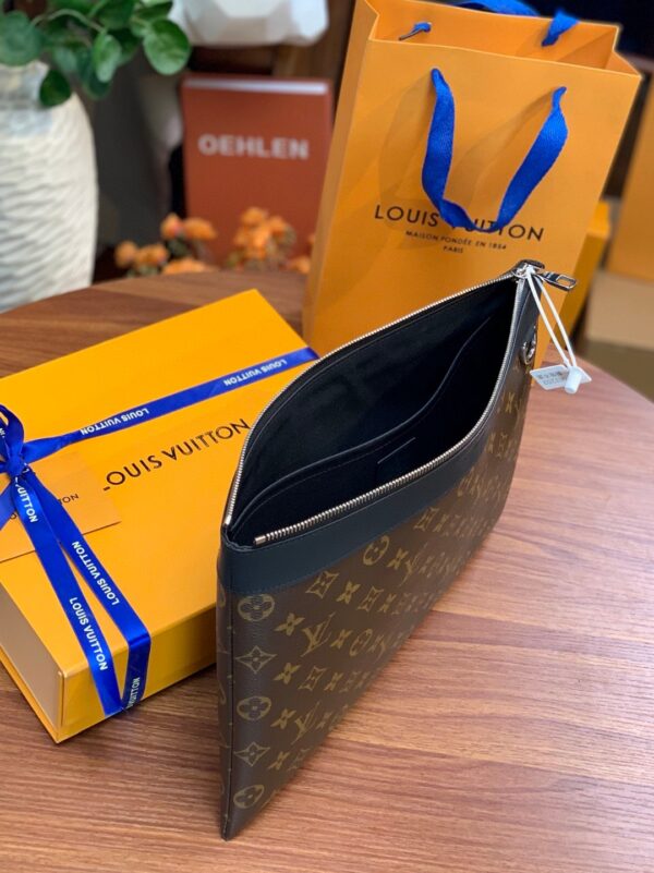 Louis Vuitton DISCOVERY POCHETTE