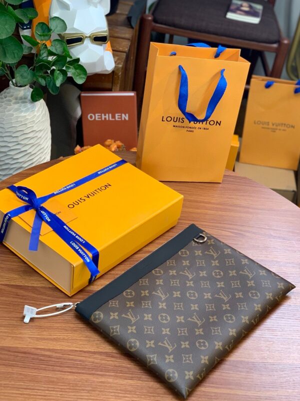 Louis Vuitton DISCOVERY POCHETTE