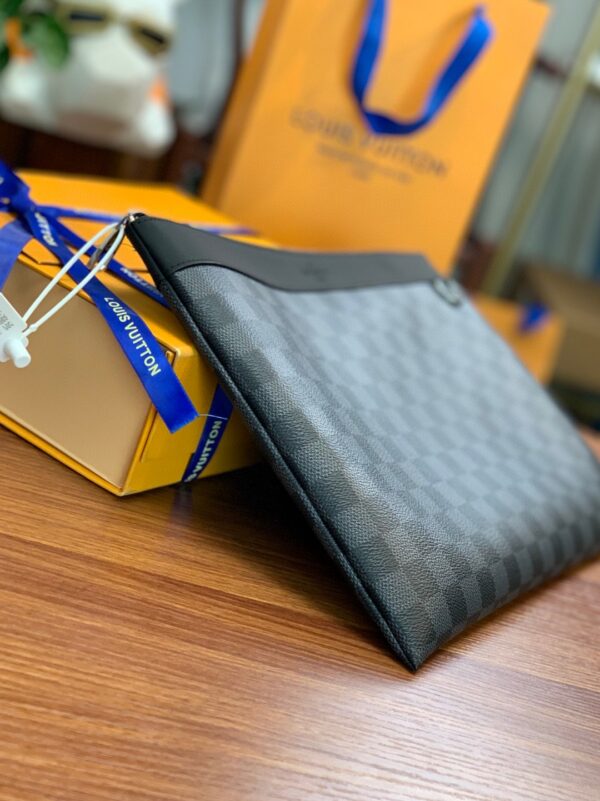 Louis Vuitton DISCOVERY POCHETTE