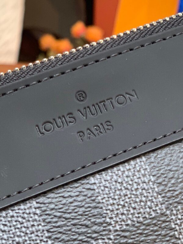 Louis Vuitton DISCOVERY POCHETTE