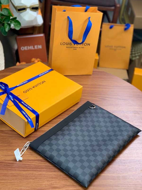 Louis Vuitton DISCOVERY POCHETTE