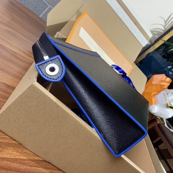 Louis Vuitton POCHETTE Voyage MM