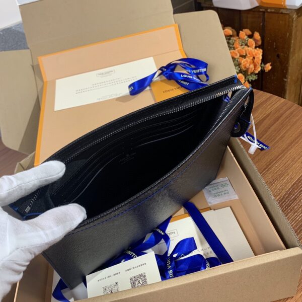 Louis Vuitton POCHETTE Voyage MM