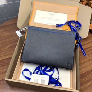 Louis Vuitton POCHETTE Voyage MM