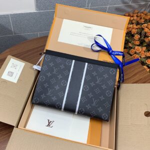 Louis Vuitton Pochette Voyage second  clutch