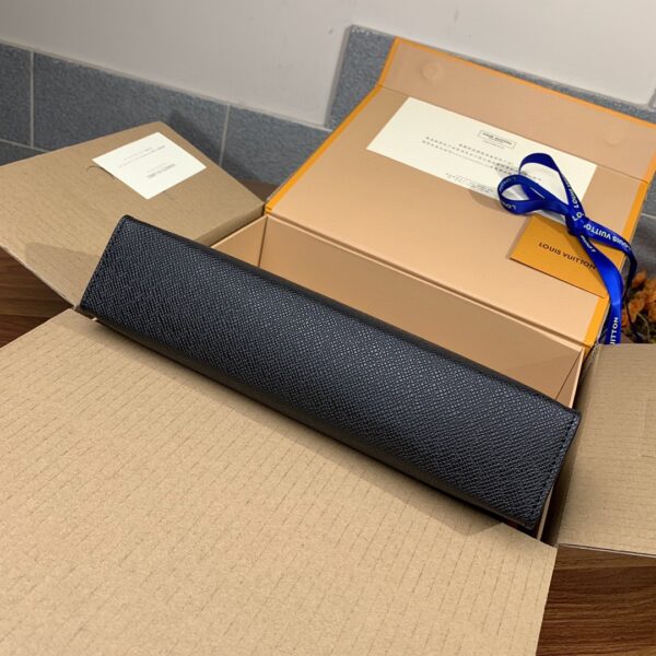 Louis Vuitton Pochette Voyage MM